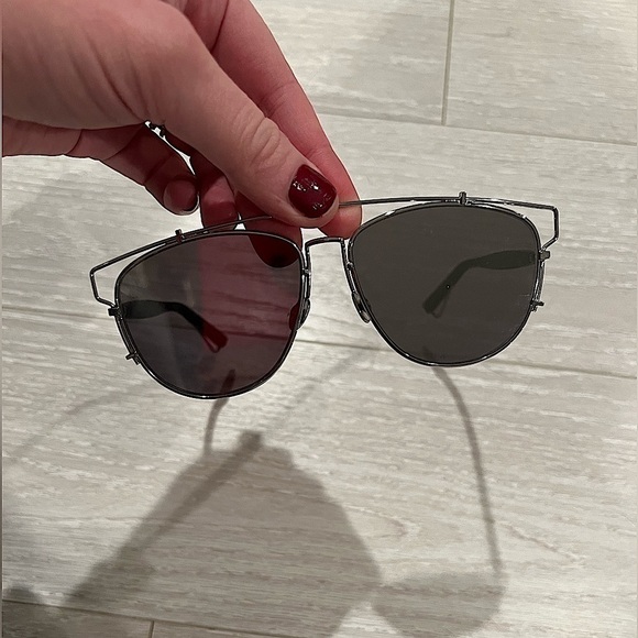 New NWOT Silver Dior Technologic Reflective Mirrored Sunglasses - Picture 2 of 6